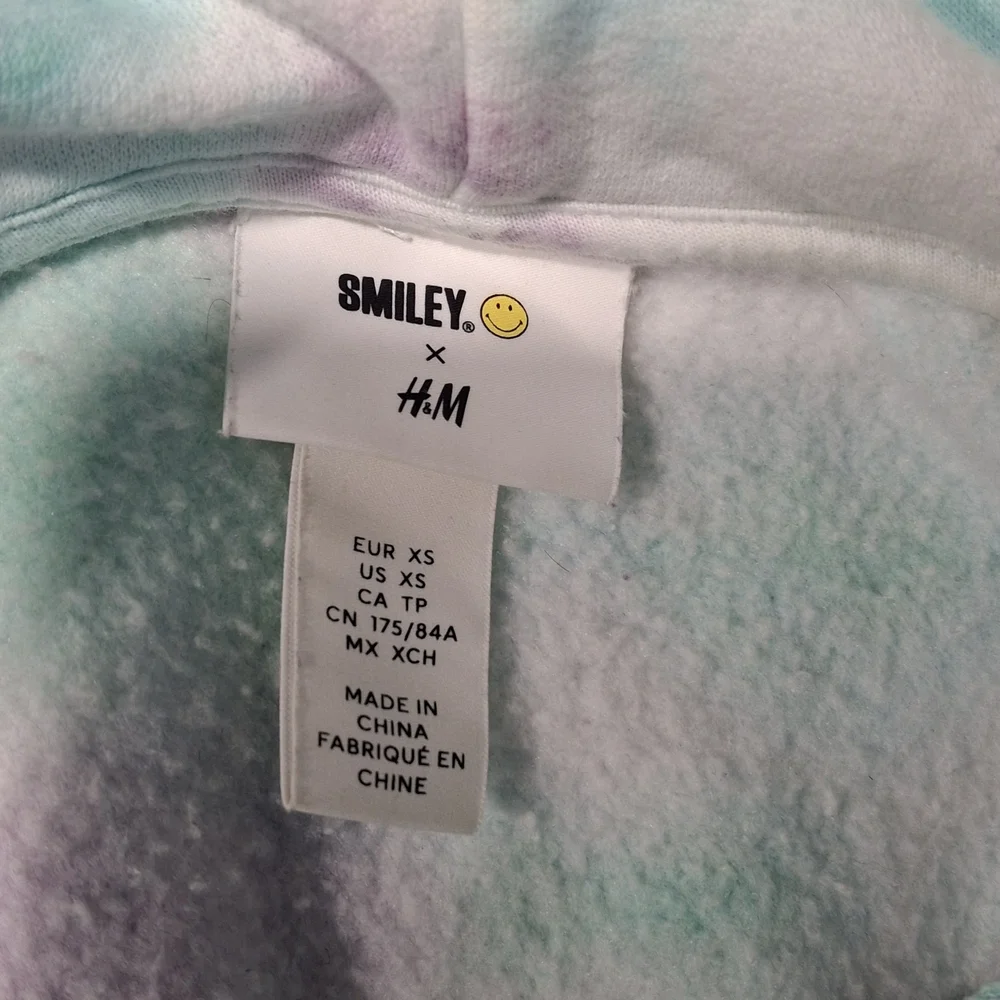 H&M Smiley Tie-Dye Hoodie SMOKE FREE HOME - Picture 5 of 6
